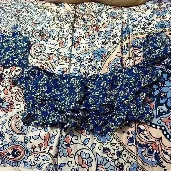 Blue Floral Off the shoulder blouse - Picture 1 of 3